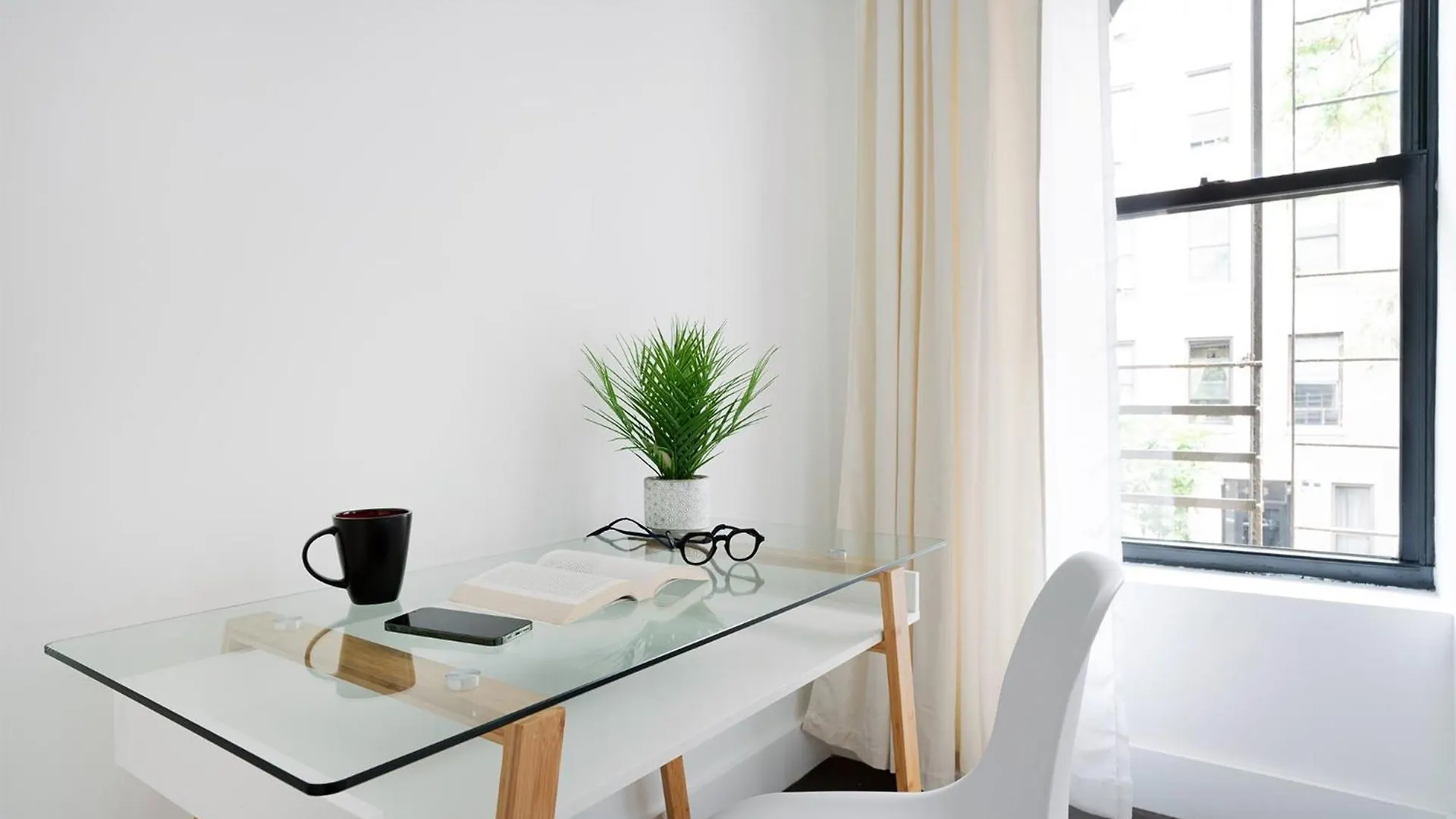 444-2C Beautiful 1Br Midtown West Apartment New York