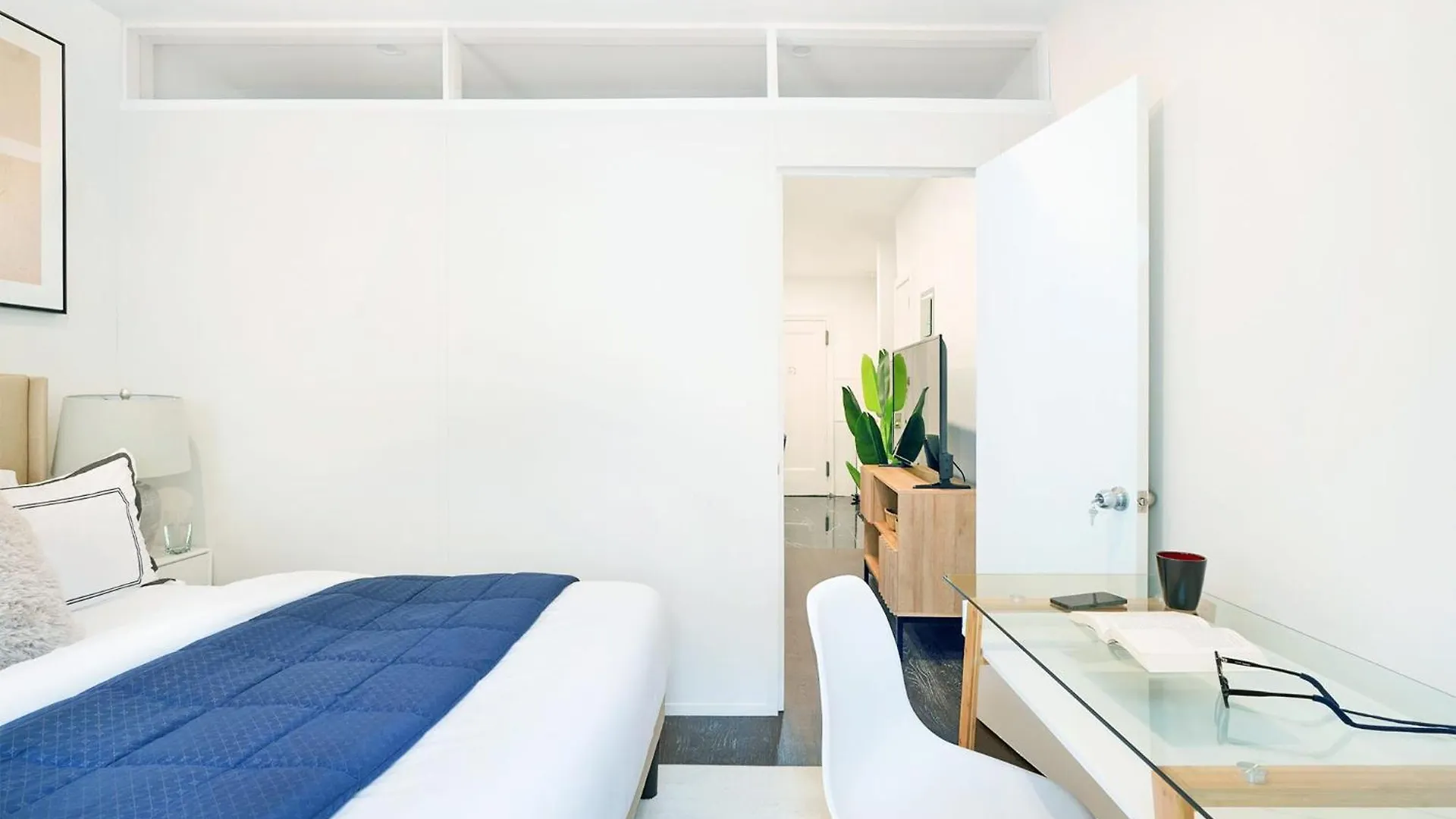 444-2C Beautiful 1Br Midtown West Apartment New York
