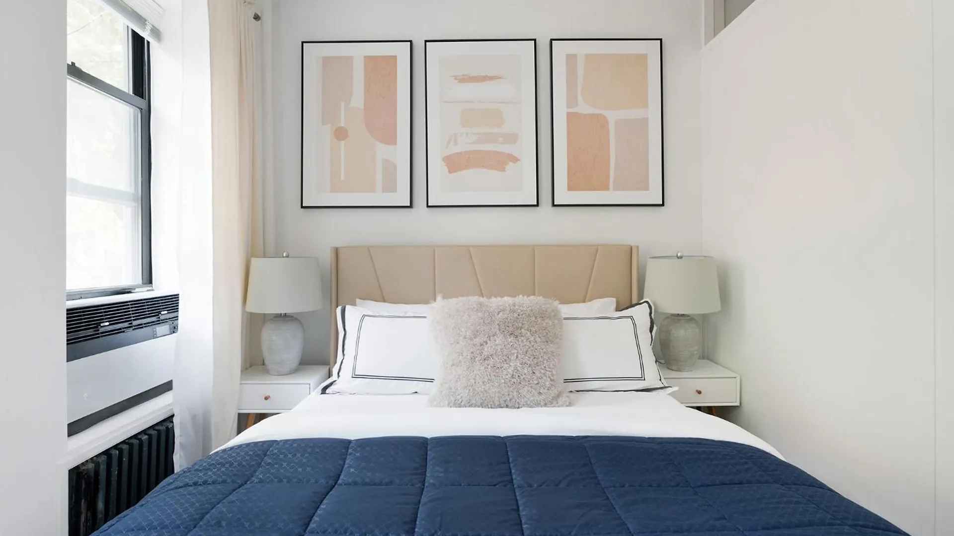 444-2C Beautiful 1Br Midtown West Apartment New York